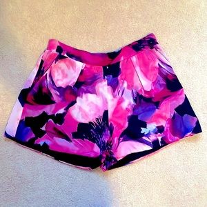 Askari Dressy Shorts size L